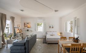 Studio Home